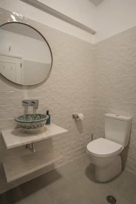 Apartment Location, Space, Peaceful & Stylish! Lagos